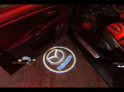 Лазерная подсветка Welcome со светящимся логотипом Suzuki в черном металлическом корпусе, комплект 2 шт.